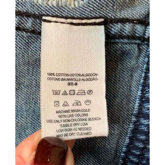 79 Free People Distressed Knit Denim Jean Jacket blue Indie Wash sz M BOHO - Picture 9 of 9